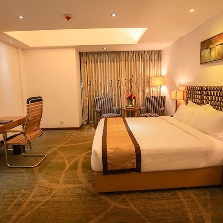 Hotel Bengal Canary Park Дакка Екстер'єр фото