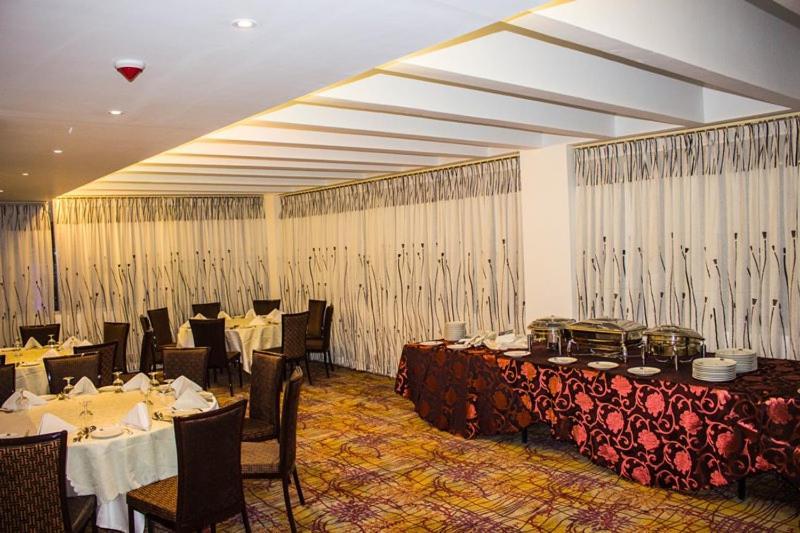 Hotel Bengal Canary Park Дакка Екстер'єр фото