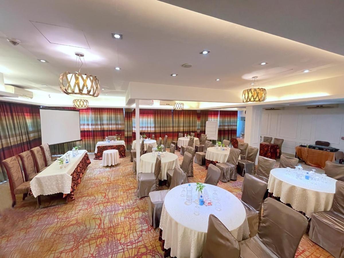 Hotel Bengal Canary Park Дакка Екстер'єр фото